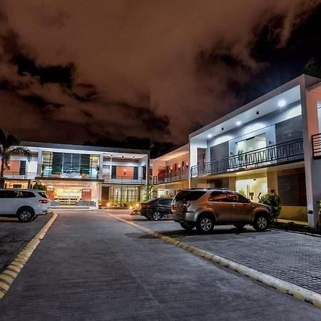 The Horizon Suites And Arcade General Santos City Eksteriør billede