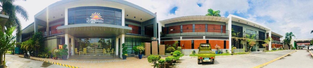 The Horizon Suites And Arcade General Santos City Eksteriør billede