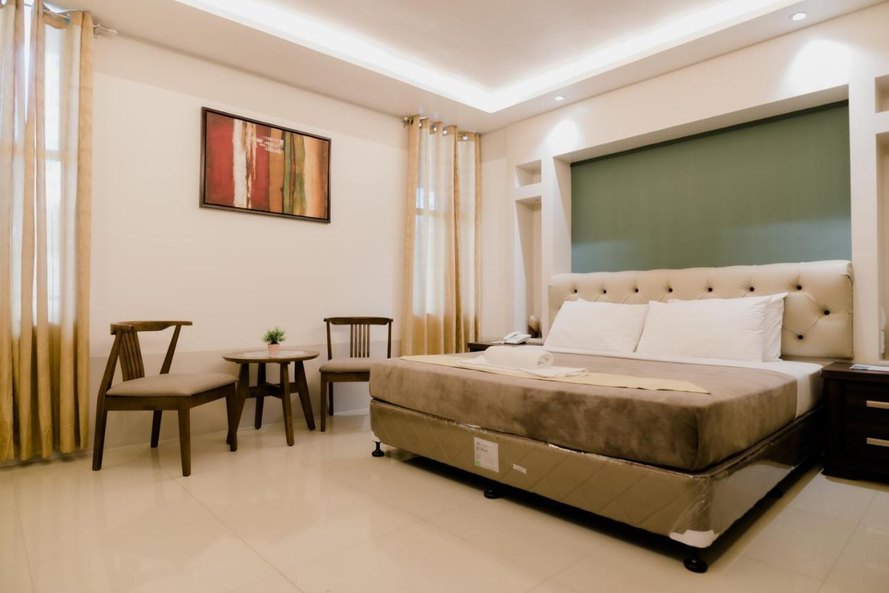 The Horizon Suites And Arcade General Santos City Eksteriør billede